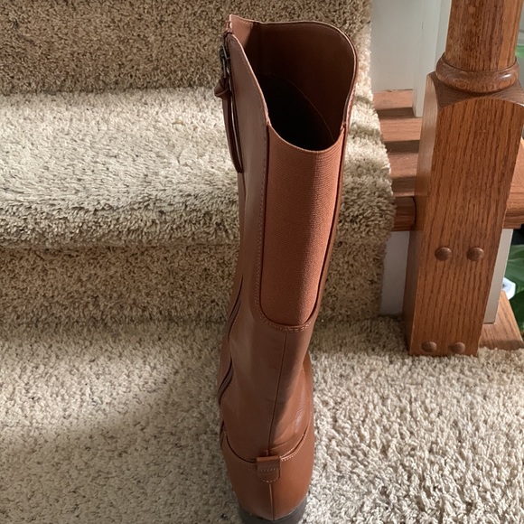 Brown boots - Picture 4 of 8